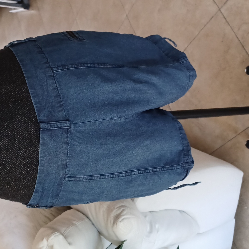 Cache Shorts - Picture 3 of 5